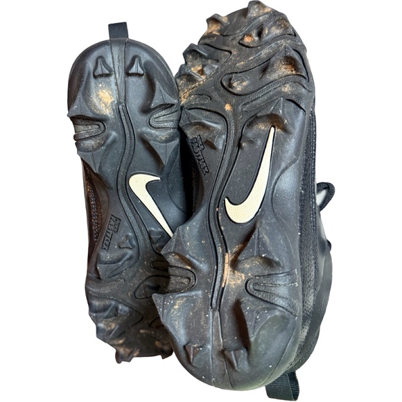 Nike Boys’ Alpha Menace 4 Shark BG Football Cleats – Youth Size 4.5 - Picture 11 of 12